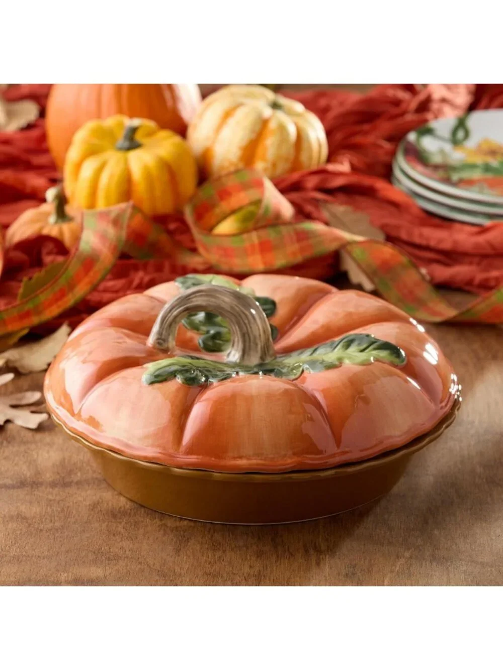 Festive 3D Pumpkin Pie Carrier - 10.5” Ceramic Dish with Lid for Baking